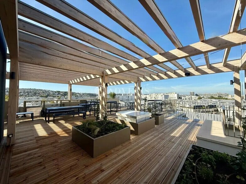 Office in Issy-les-Moulineaux for lease - Building Photo - Image 3 of 12