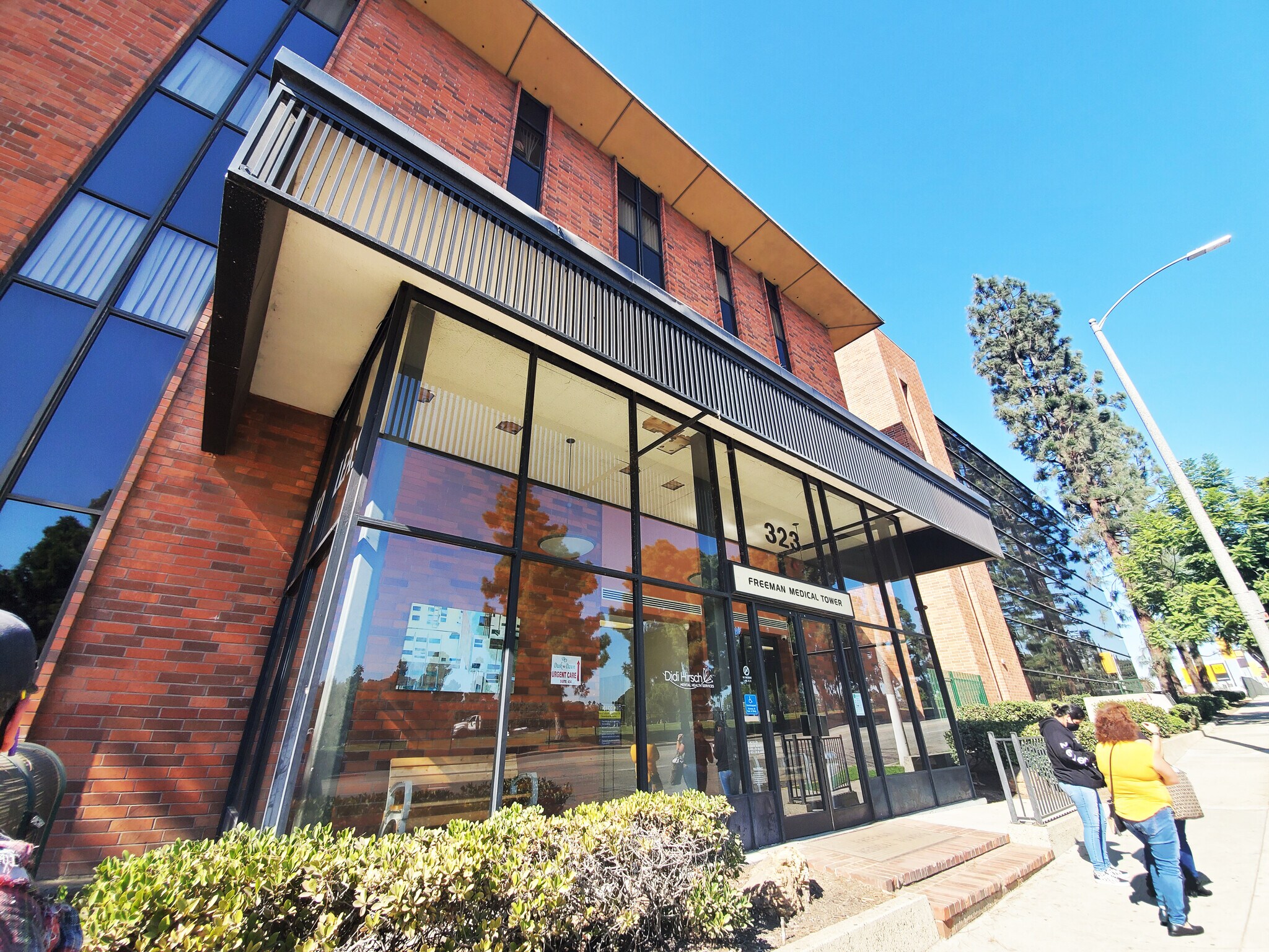 323 N Prairie Ave, Inglewood, CA for lease Primary Photo- Image 1 of 12