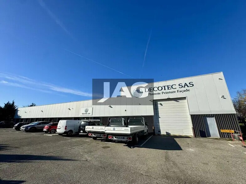 Flex dans Vaulx-en-Velin à louer - Photo du bâtiment - Image 1 de 14