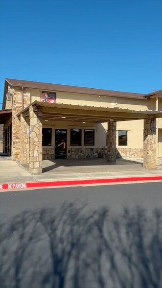 7716 Davis Blvd, North Richland Hills, TX for lease - Commercial Listing Video - Image 2 of 54