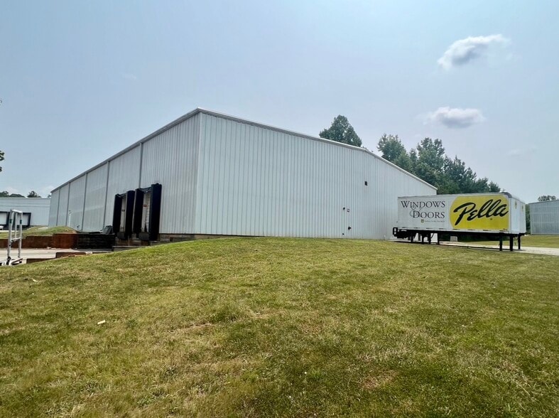 3123 Cedar Park, Greensboro, NC for lease - Building Photo - Image 2 of 10