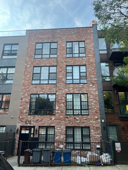 670 Halsey St, Brooklyn, NY à vendre - Photo du bâtiment - Image 3 de 5