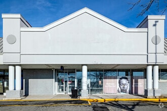 367-425 N Service Rd, Patchogue, NY for lease Building Photo- Image 1 of 11