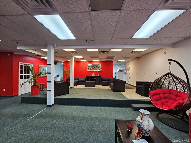 458 Broadway, Monticello, NY à vendre - Photo du bâtiment - Image 3 de 13