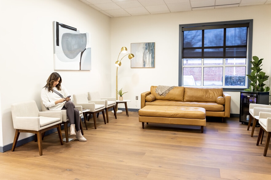 3900 Mary Eliza Trace, Marietta, GA for lease - Interior Photo - Image 3 of 5