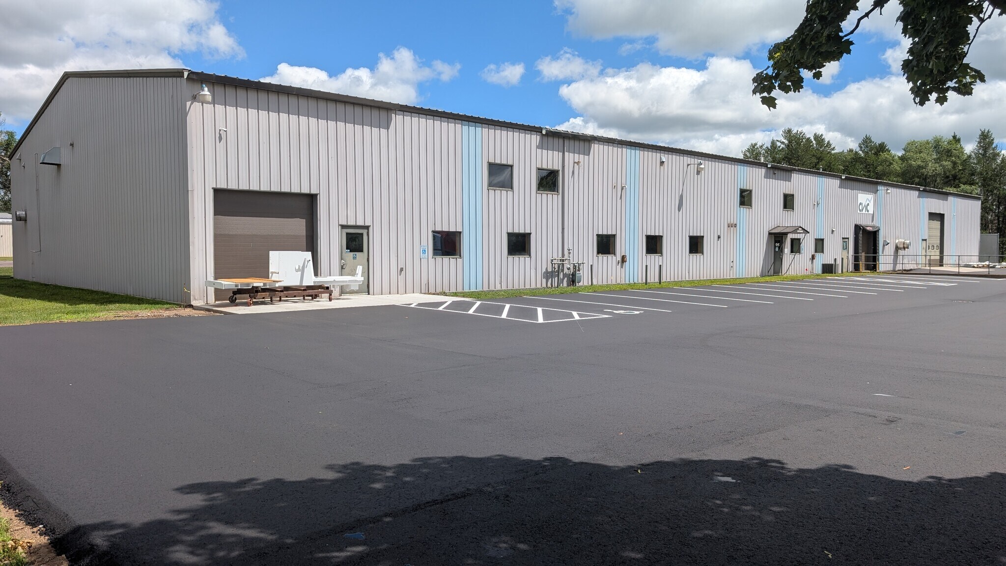 3132 Louis Ave, Eau Claire, WI à vendre Photo du bâtiment- Image 1 de 1