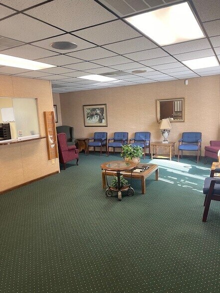 1035 N Houston Rd, Warner Robins, GA à louer - Hall d’entrée - Image 2 de 3