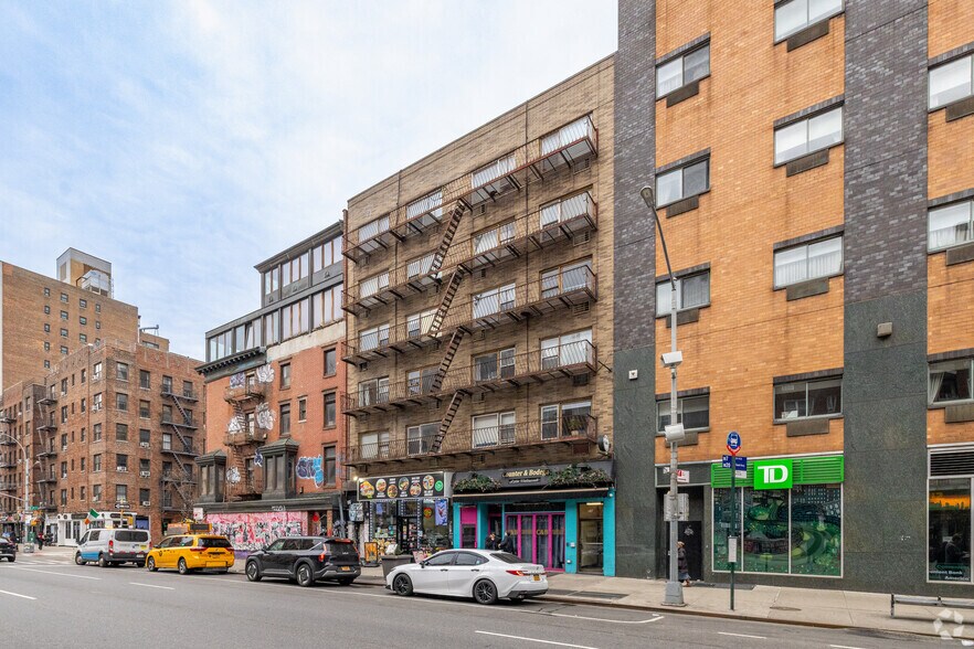 214-216 Seventh Ave, New York, NY à louer - Photo du bâtiment - Image 3 de 4