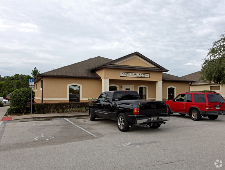 1043 Town Center Dr, Orange City, FL for lease - Primary Photo - Image 1 of 8