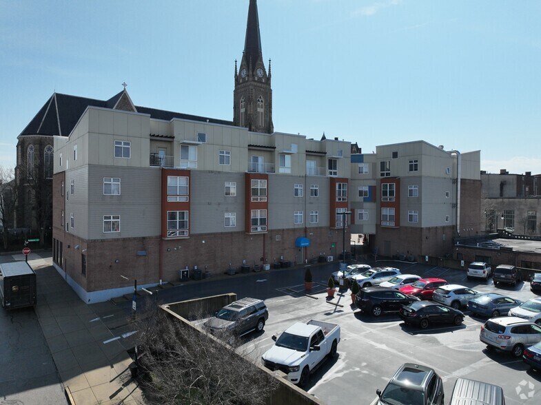 2835-2847 Woodburn Ave, Cincinnati, OH for lease - Building Photo - Image 3 of 4