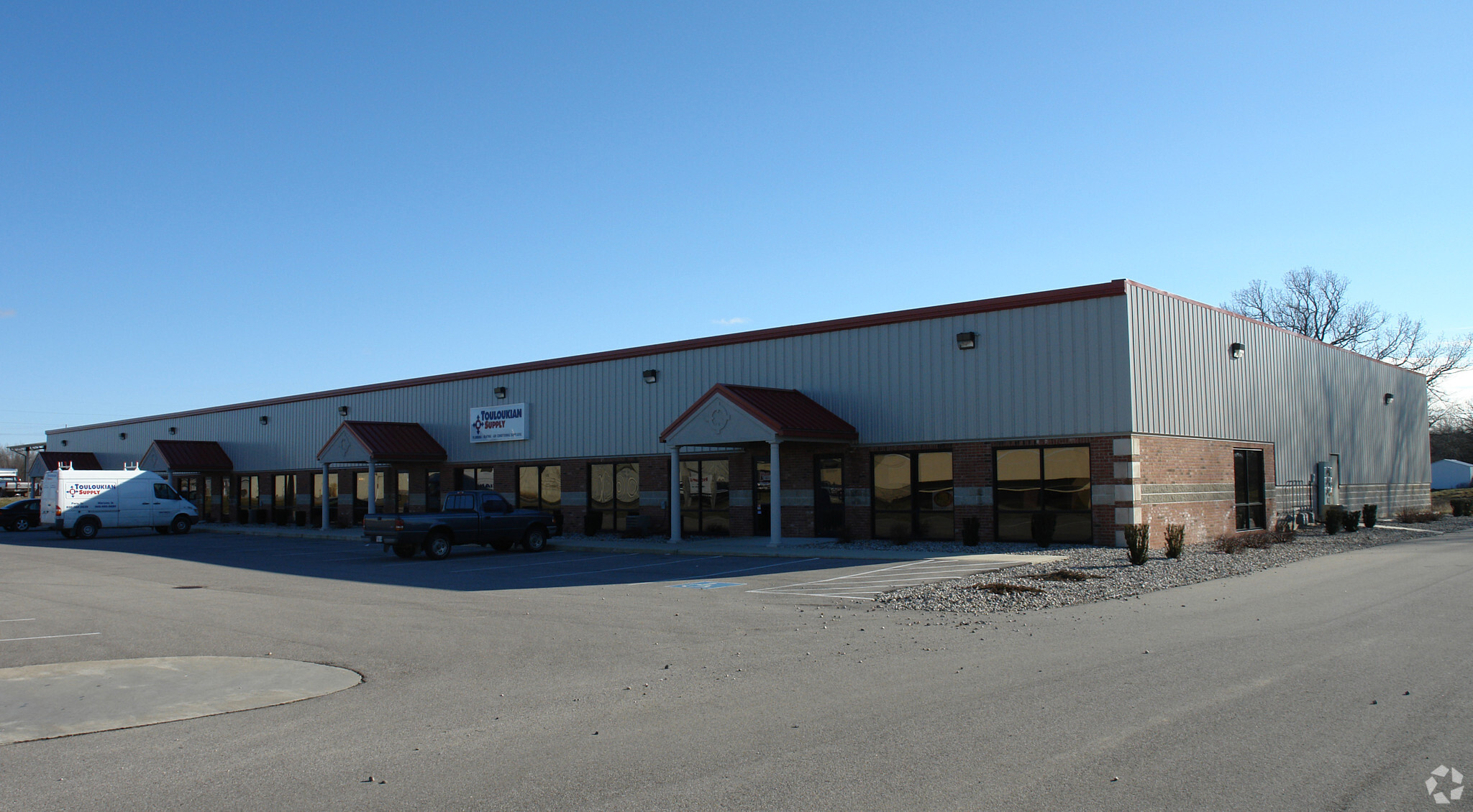 265 E Bell Dr, Warsaw, IN for lease Building Photo- Image 1 of 12