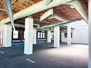 500 N Dearborn St, Chicago, IL for lease Interior Photo- Image 2 of 24