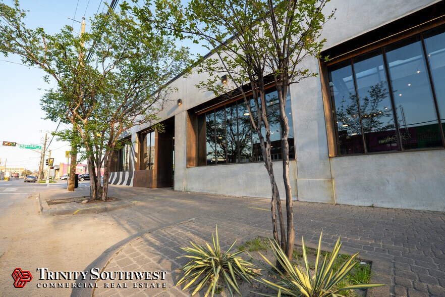2820-2824 Commerce St, Dallas, TX à vendre - Photo du bâtiment - Image 3 de 8