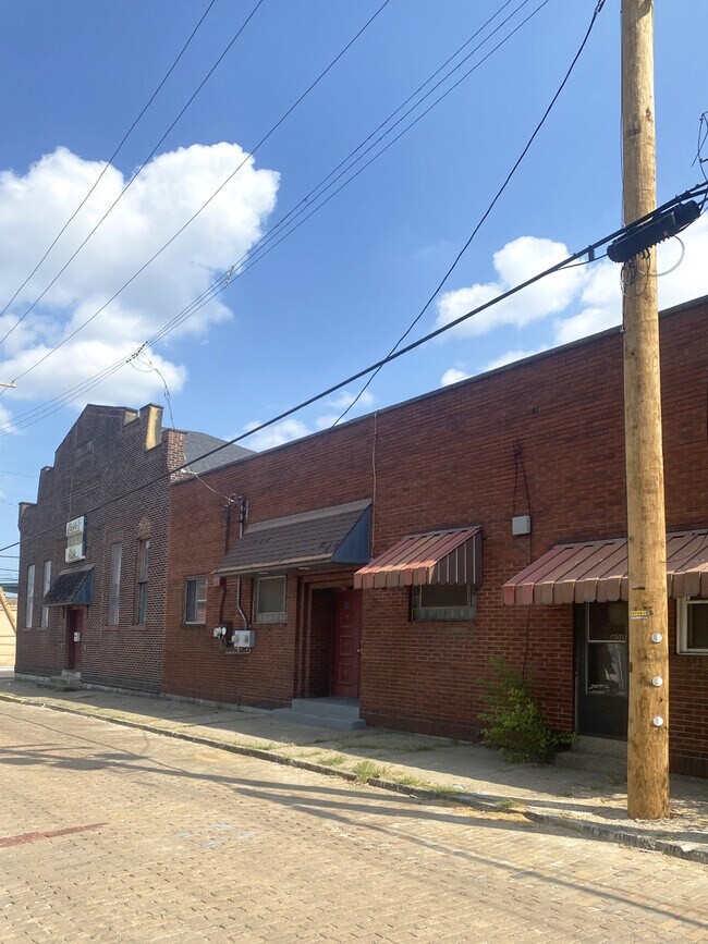 Plus de détails pour 400 Shingiss St, McKees Rocks, PA - Spécialité à vendre