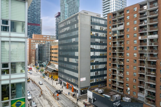 Plus de détails pour 120 Eglinton Ave E, Toronto, ON - Bureau à louer