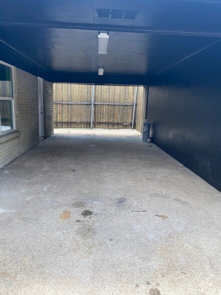 8817 Emmott Rd, Houston, TX for lease - Building Photo - Image 3 of 10