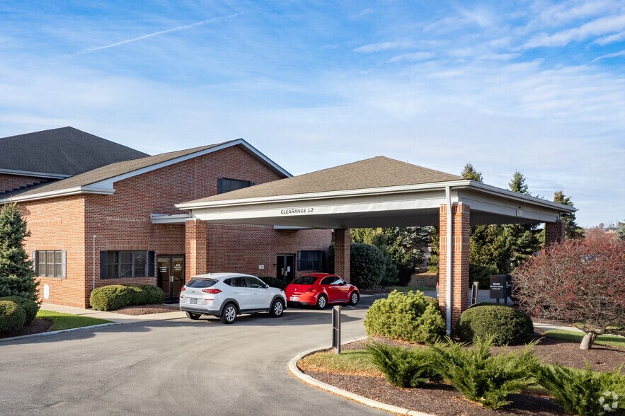 8200 Beckett Park Dr, West Chester, OH à louer - Photo du bâtiment - Image 2 de 8