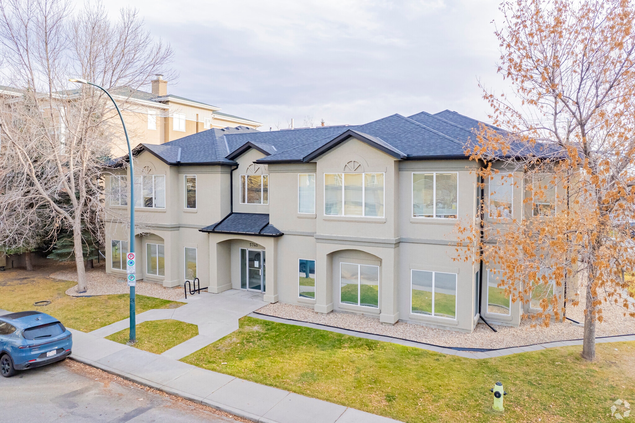 5740 2nd St SW, Calgary, AB for sale Primary Photo- Image 1 of 4