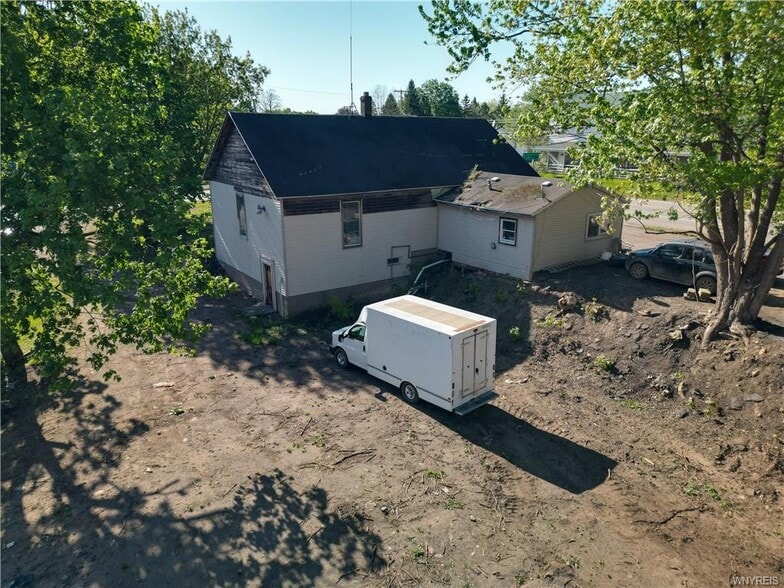 11300 Ridge Rd, Medina, NY for sale - Building Photo - Image 2 of 19