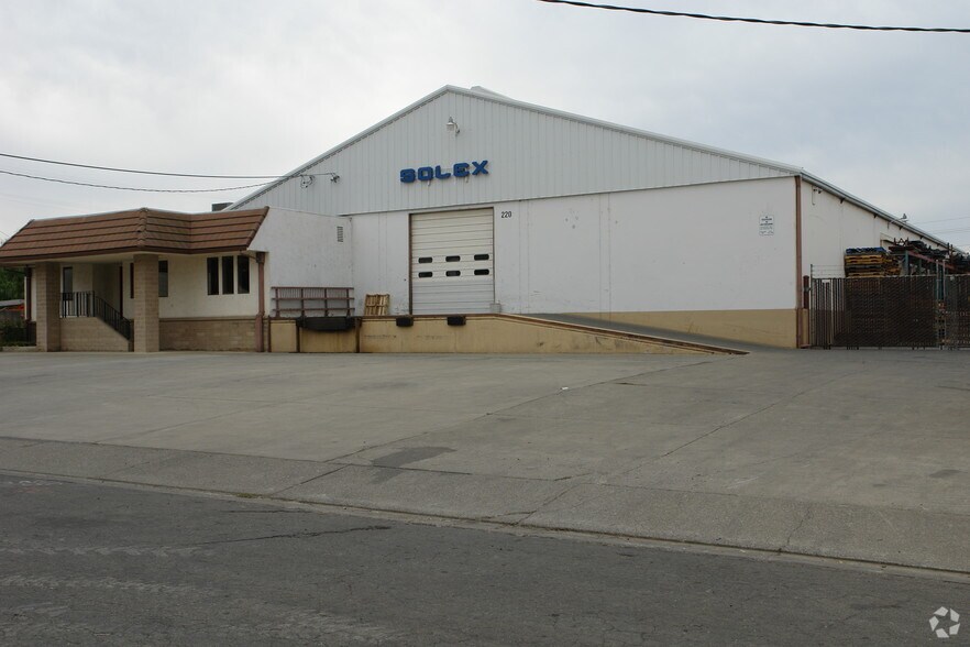 220 S Jefferson St, Dixon, CA à vendre - Photo du bâtiment - Image 3 de 4