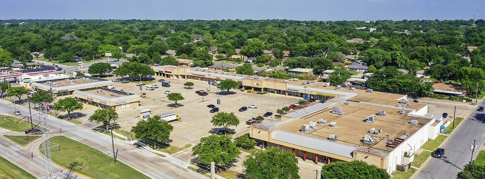 6299 Granbury Rd, Fort Worth, TX à louer - Photo du bâtiment - Image 1 de 10