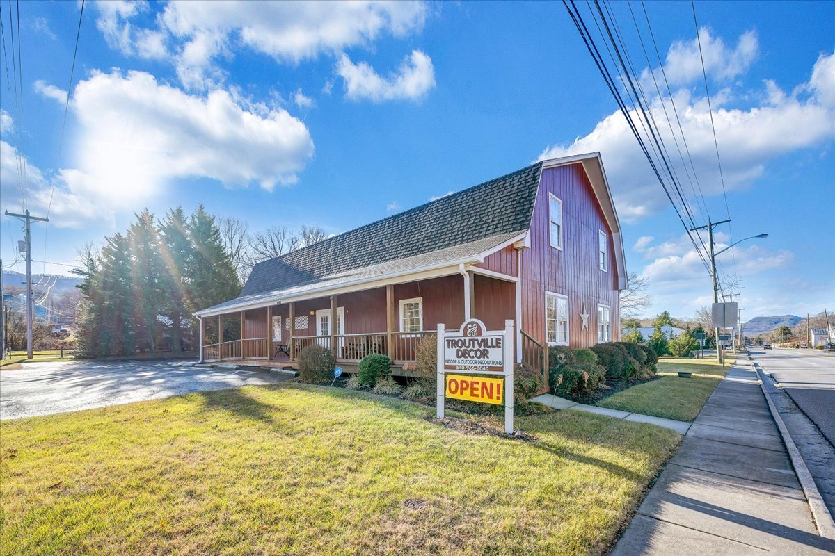 12 Boone Dr, Troutville, VA à vendre Photo principale- Image 1 de 1