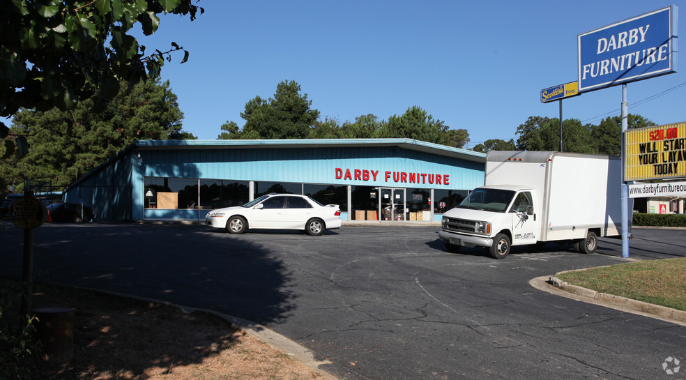 7321 Tara Blvd, Jonesboro, GA for lease - Primary Photo - Image 1 of 2