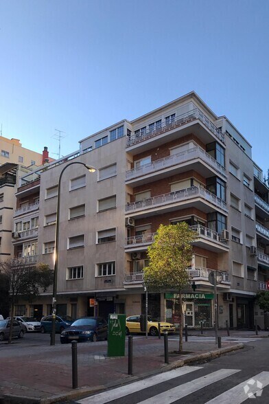 Calle Alonso Heredia, Madrid, Madrid à louer - Photo du bâtiment - Image 2 de 3