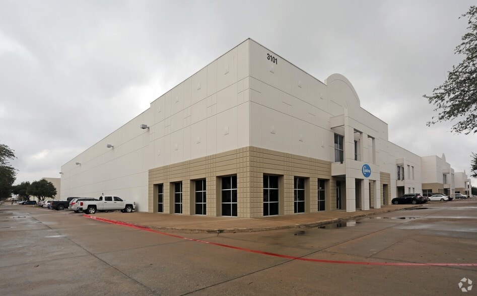 3101 Summit Ave, Plano, TX for lease - Building Photo - Image 1 of 3