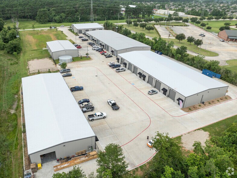 11050 Mahaffey Rd, Tomball, TX à louer - Photo du bâtiment - Image 3 de 5