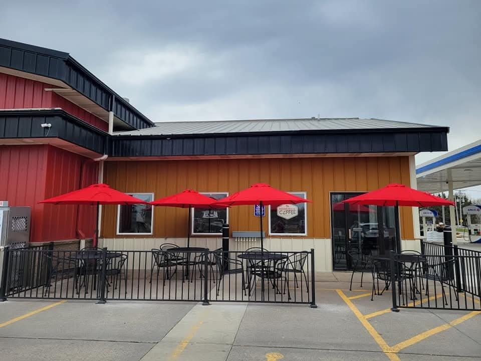 620 Dutch Lake Dr, Howard Lake, MN for lease Building Photo- Image 1 of 16