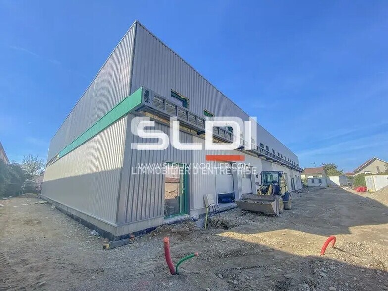 Rue Léopha, Mions à louer - Photo du bâtiment - Image 2 de 8