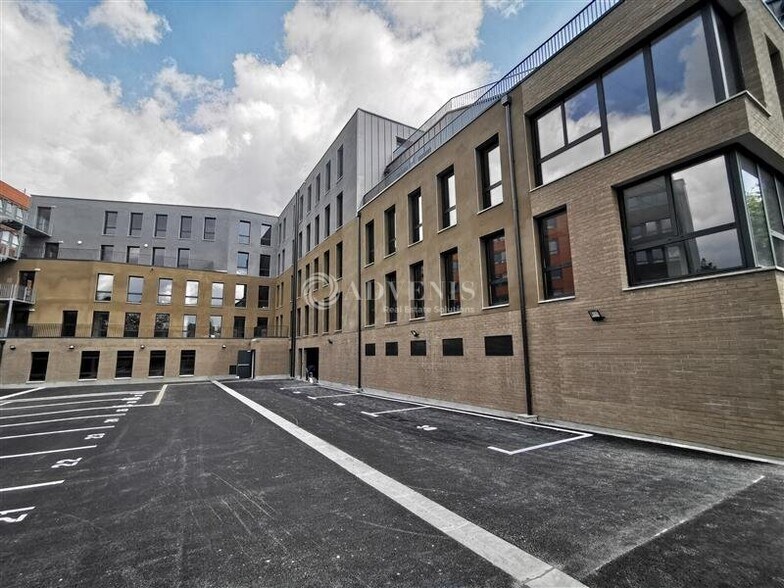 Office in Marcq-en-Baroeul for lease - Building Photo - Image 2 of 9