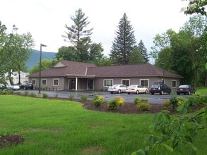 375-377 Main St, Williamstown, MA for lease Building Photo- Image 2 of 2