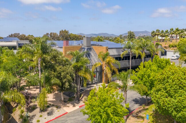 Plus de détails pour 410 S Melrose Dr, Vista, CA - Bureau à louer