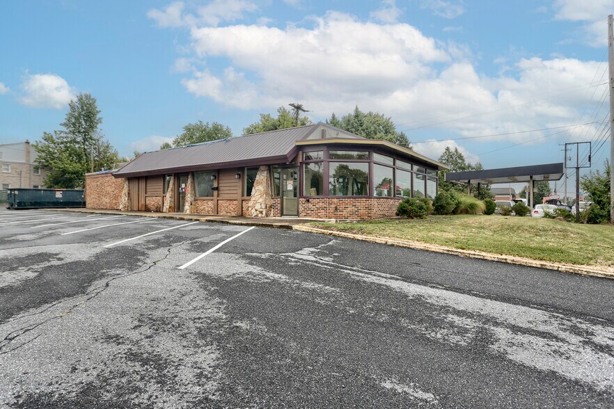 3608 Market St, Camp Hill, PA à vendre - Photo du bâtiment - Image 1 de 5