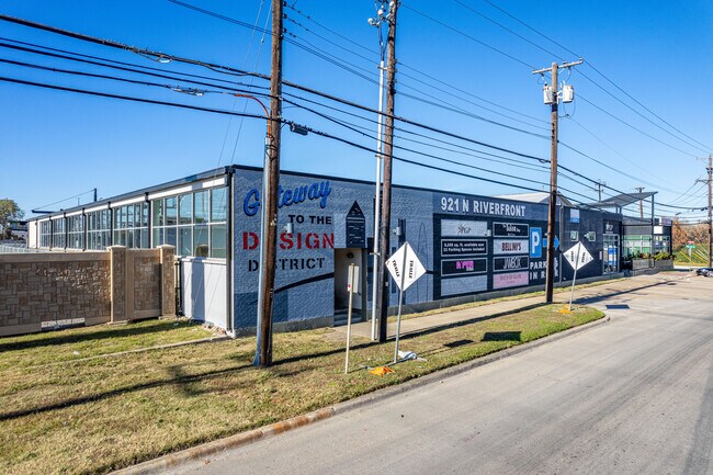 More details for 921 N Riverfront Blvd, Dallas, TX - Office/Retail, Retail for Lease