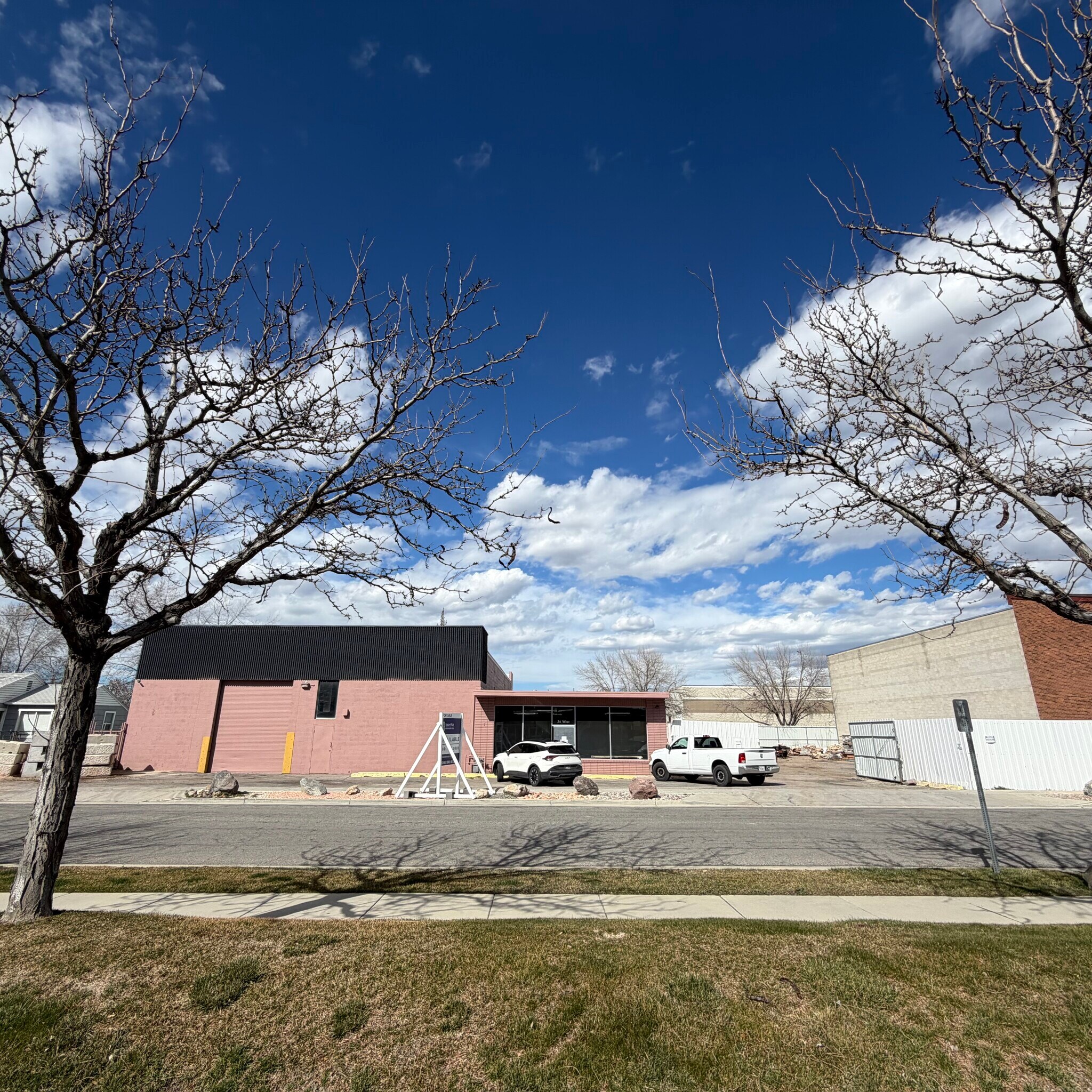 34 W Guest Ave, Salt Lake City, UT for sale Primary Photo- Image 1 of 8