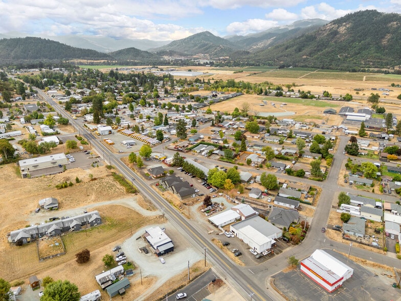 172 S Old Pacific Hwy, Myrtle Creek, OR for sale - Building Photo - Image 3 of 34