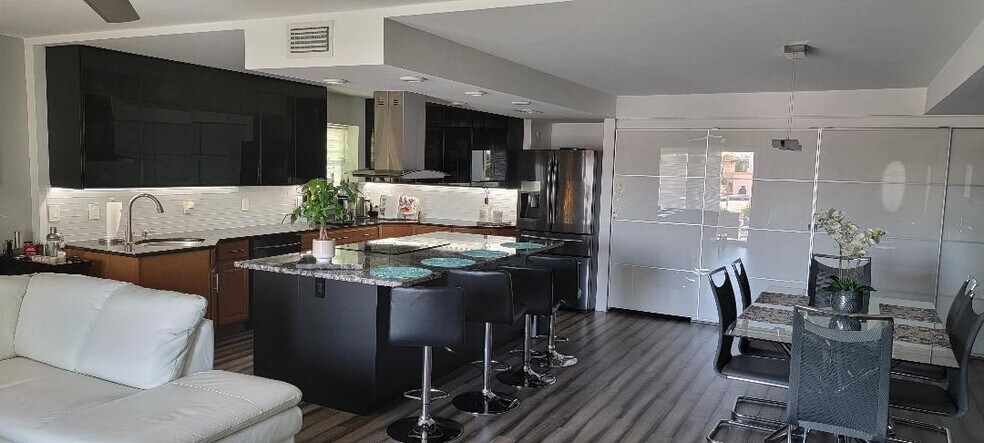 125 110th Ave, Treasure Island, FL à vendre - Photo intérieure - Image 3 de 34