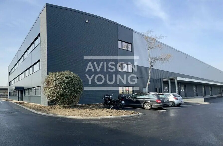 Flex in Bobigny for lease - Building Photo - Image 2 of 4