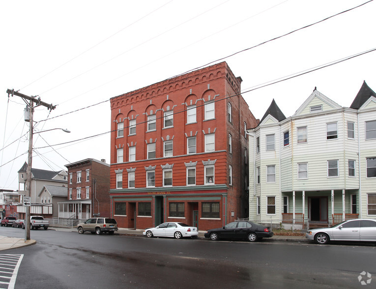 985-987 Bank St, Waterbury, CT à vendre - Photo principale - Image 1 de 1