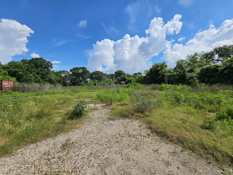 6007 Van Zandt St, Houston, TX à louer - Photo du bâtiment - Image 3 de 15