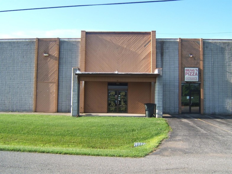 725 S State Road 2, Hebron, IN à vendre - Photo du bâtiment - Image 1 de 1