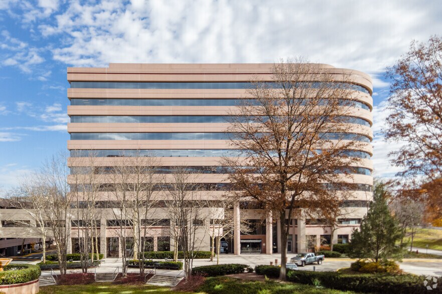 6701 Democracy Blvd, Bethesda, MD for lease - Building Photo - Image 2 of 5
