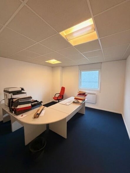Rue Marie Curie, Wambrechies for lease - Interior Photo - Image 2 of 5