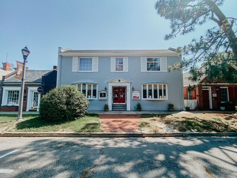 115 E Pennsylvania Ave, Southern Pines, NC for lease - Building Photo - Image 1 of 8