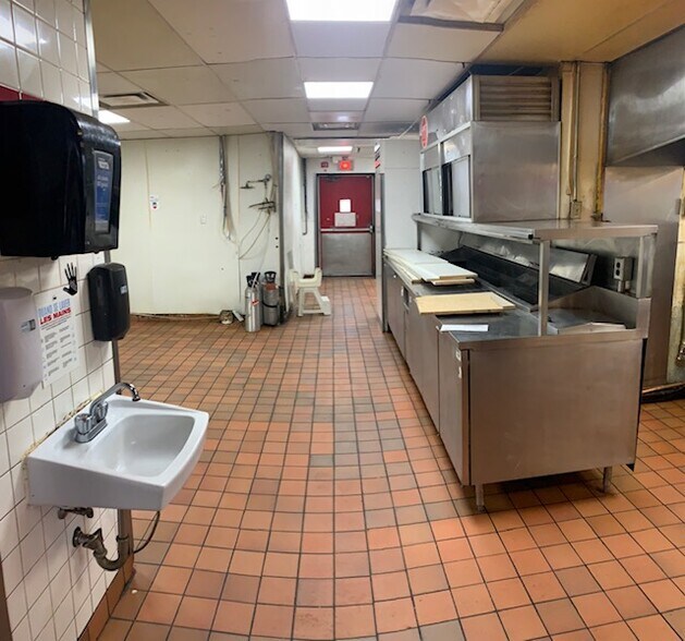 475 Boul Saint-Joseph, Drummondville, QC à louer - Photo intérieure - Image 2 de 4