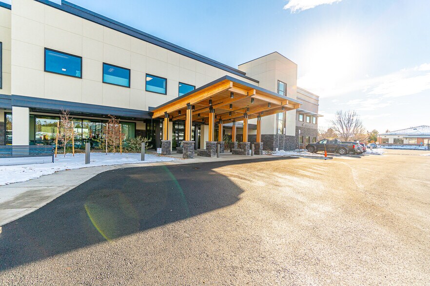 1342 NE Medical Center Dr, Bend, OR à louer - Photo du bâtiment - Image 1 de 11