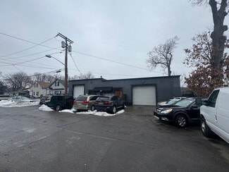 Plus de détails pour 27 Lockwood Rd, Bay Shore, NY - Industriel à vendre